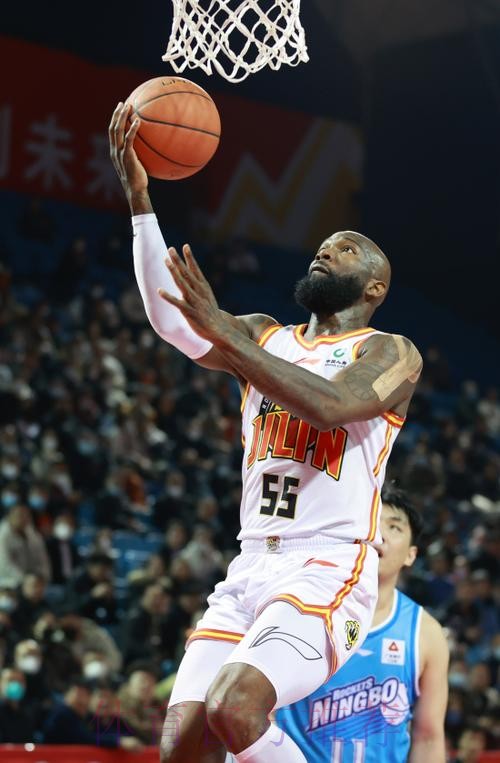 山东官宣：外援琼斯正式完成签约，将代表球队征战CBA联赛